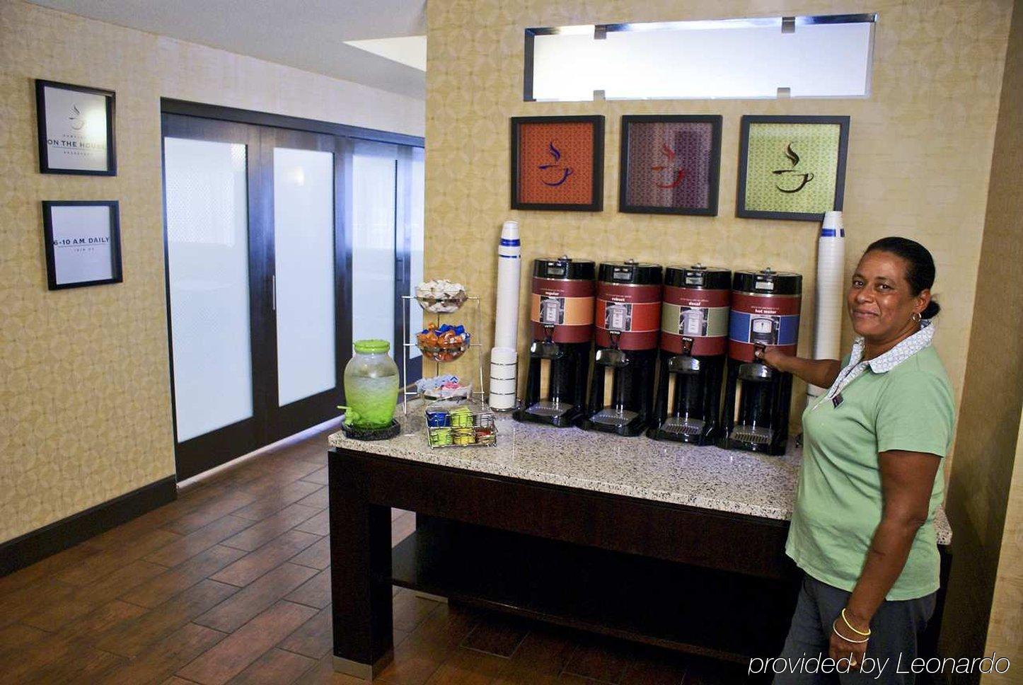 Spark By Hilton Tampa Brandon Heartland 餐厅 照片